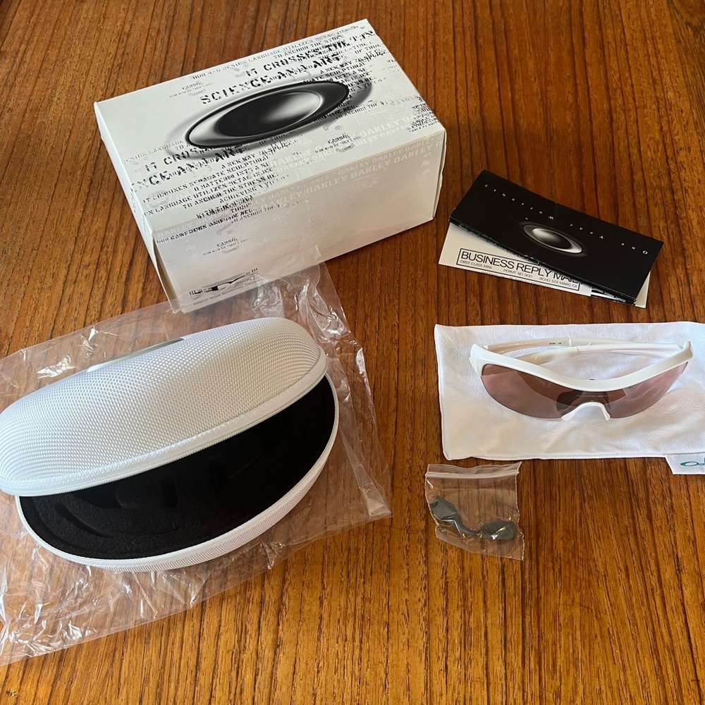 Oakley White Enduring Pace Sunglasses - Women's - Sports - Golf - Cycling - NWT - Picture 9 of 11